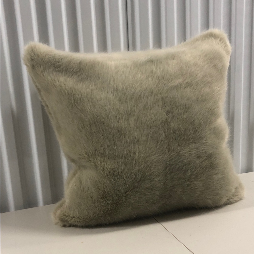 Restoration Hardware Plush Faux Fur Throw Pillow Grey Wolf